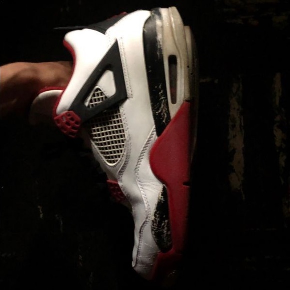 Air Jordan 4 - Picture 2 of 3